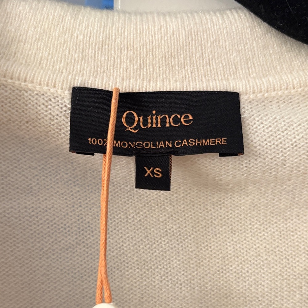 NEW NWT Quince Women's Mongolian Cashmere V-Neck Collared Ivory Cream Sweater - Picture 2 of 10